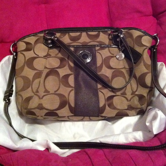 Authentic coach handbag - Picture 3 of 4