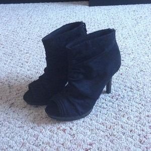 Open toe boots size 8