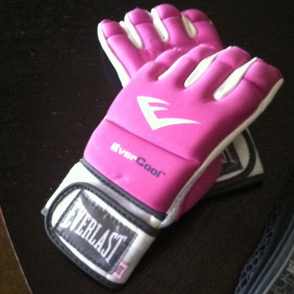*sale*Everlast kick boxing gloves