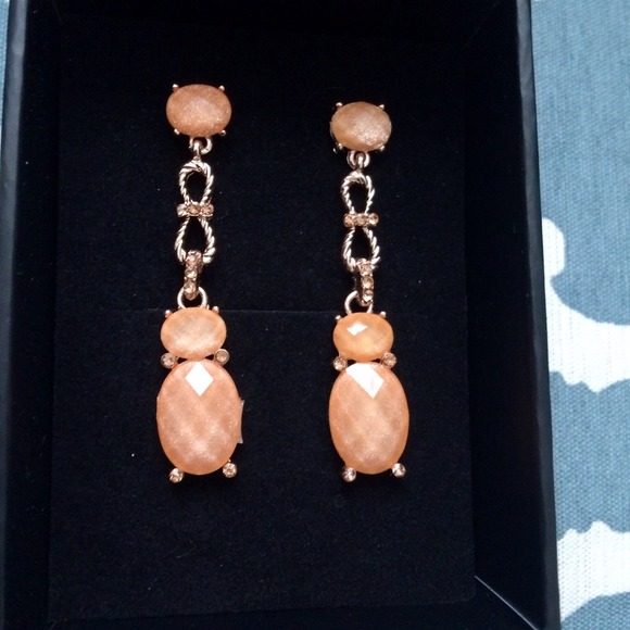 Peach & Gold JewelMint earrings! New in box! - Picture 2 of 4