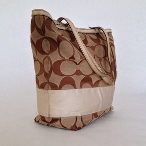 Authentic Coach Signature Purse