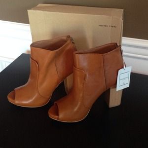 Absolutely beautiful leather "ZARA" booties