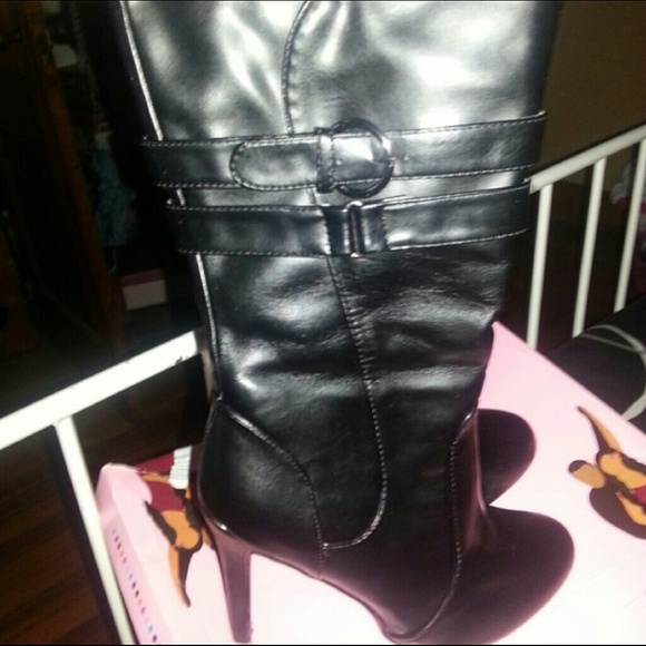 ❌PRICE DROPPED❌ Black heels boots