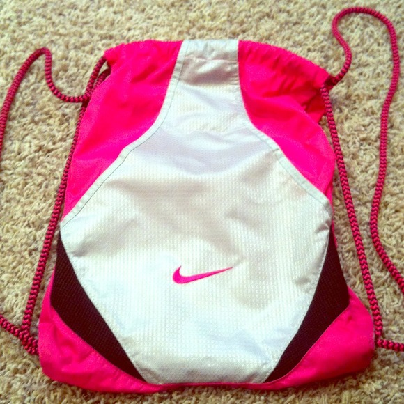 Nike drawstring bag