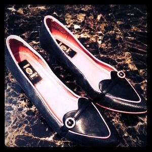 LEI kitten heel heart pumps