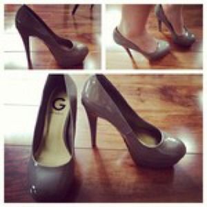 Guess shoes pump