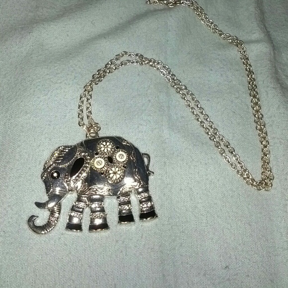 Cute elephant necklace! - Picture 1 of 1