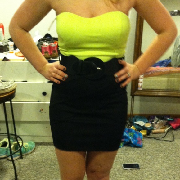 Party dress or homecoming dress - Picture 1 of 2