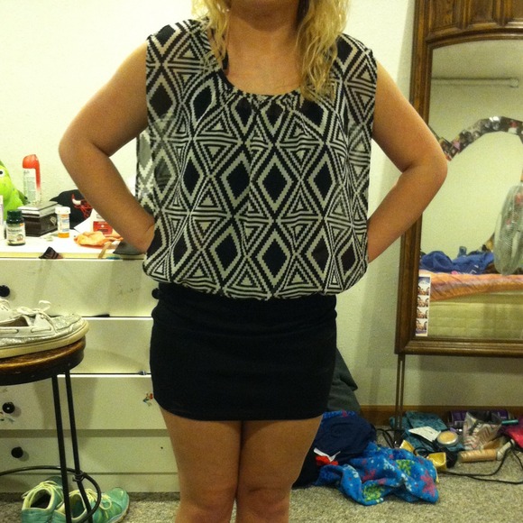 Homecoming or party dress - Picture 1 of 2