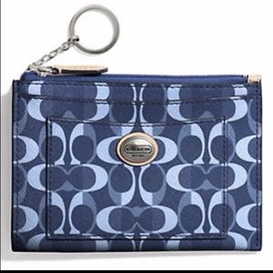💥Coach Peyton Dream C Medium Skinny wristlet.