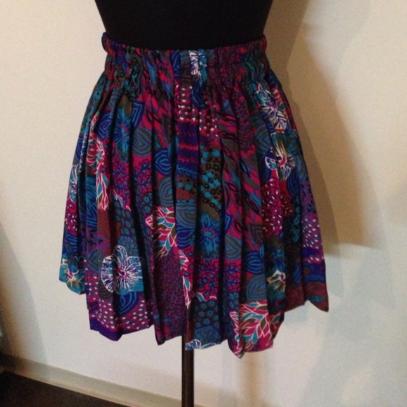 Pleated Pattern Skirt