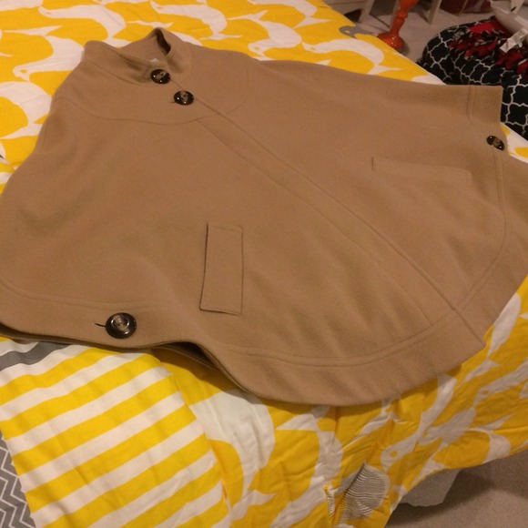 Helene Berman poncho