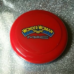 LIMITED EDITION MAC WONDER WOMAN BLUSH