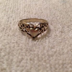 ❌❌SOLD❌❌ Sterling Silver Heart Ring Size 7