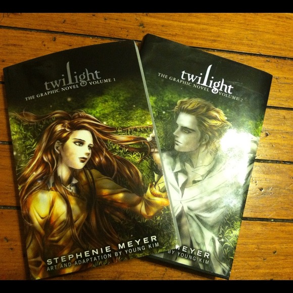 Twilight Volume 2 Graphic Novel @jennaltz