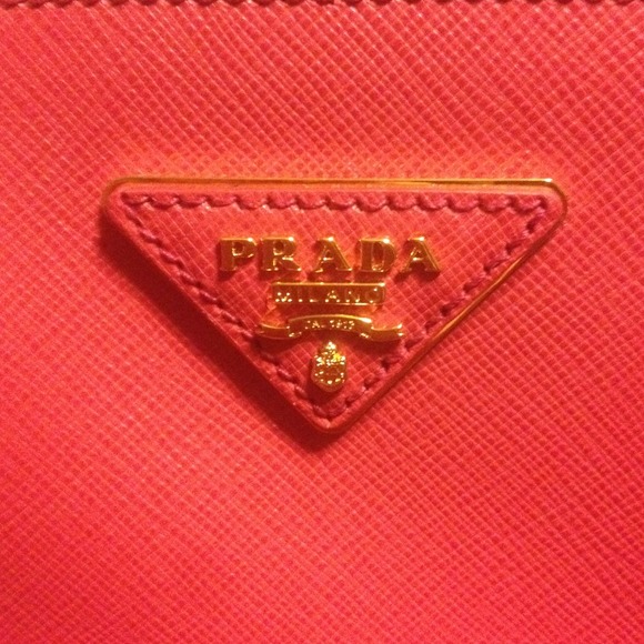 Pink prada handbag:) - Picture 2 of 3