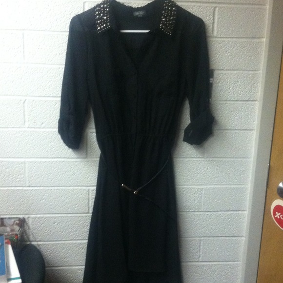 Black high low collared dress! - Picture 1 of 3