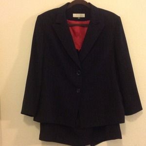 Tahari Dark Blue & Red Pinstripe 2 Pc