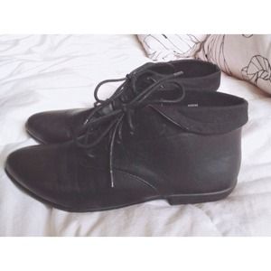 ✖️TRADED-vinted✖️NIB Cute black ankle booties