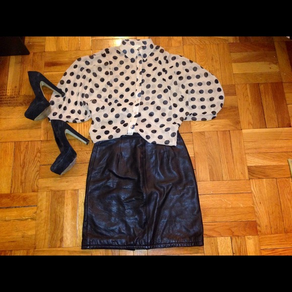 🎉Host Pick🎉Polkadot Billowed sleeve top - Picture 2 of 2