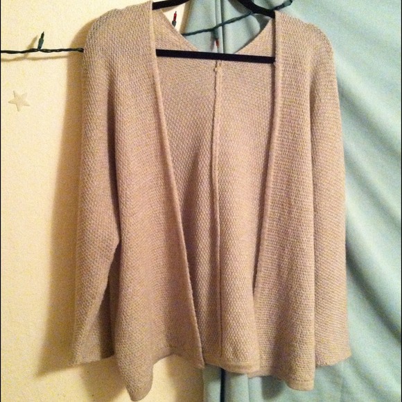 ❌SOLD❌Brandy melville Elm Caroline cardigan