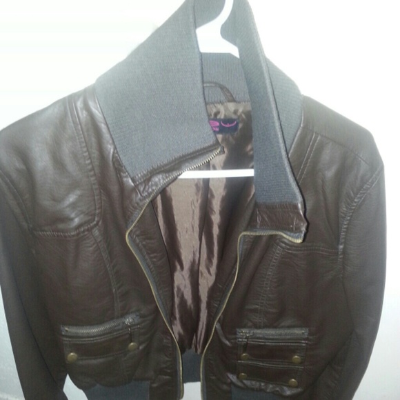 Rust colored pleather jacket - Picture 3 of 4