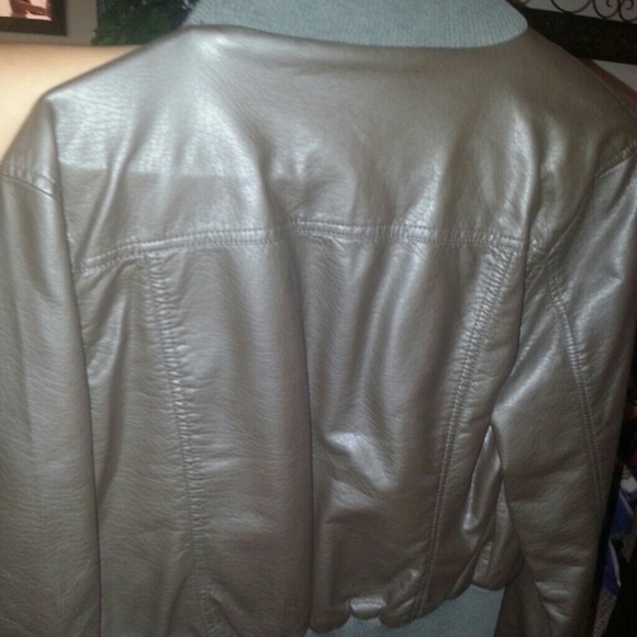 Rust colored pleather jacket - Picture 4 of 4