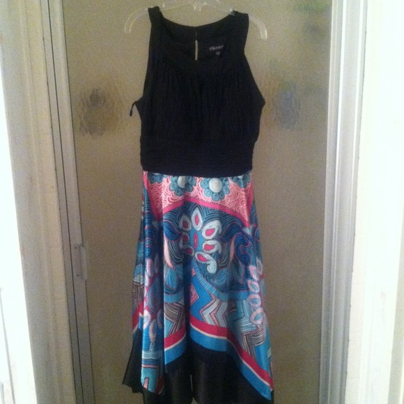 Spring dress - Picture 3 of 4