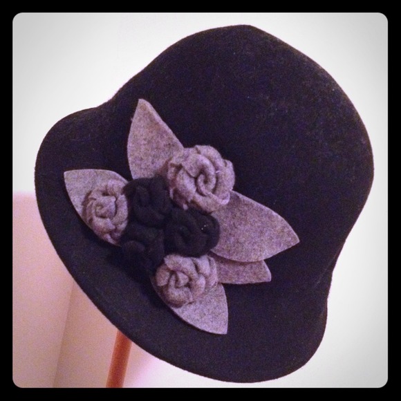 Vintage style hat