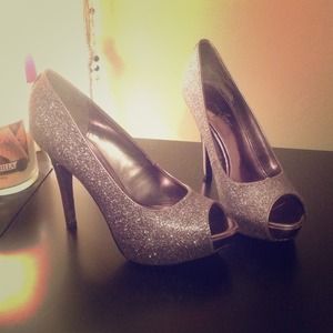Grey glitter open toe pump! Size 6.5
