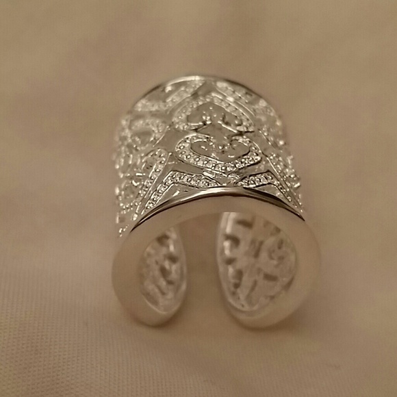 Ring - Picture 2 of 4