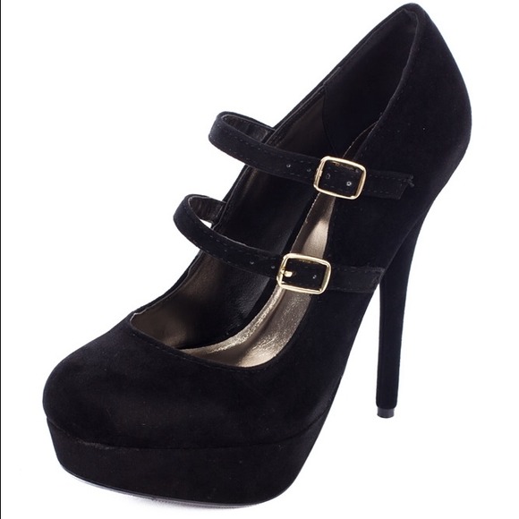 Black suede platform heels 👠