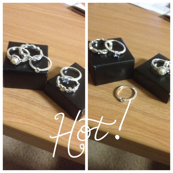 Set of five rings ....NWOT - Picture 3 of 4