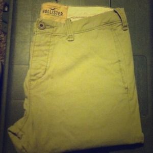 Hollister kaki pants 30x30.