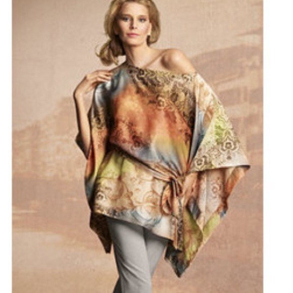 Handkerchief Hem Top	CORAL-MULTI