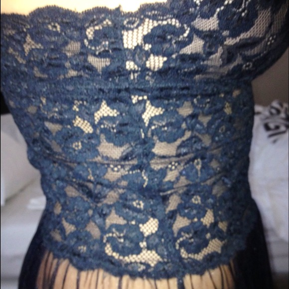š«āSOLD āš«UNIF Peignoir Lace Sheer Hem Slip - Picture 2 of 2