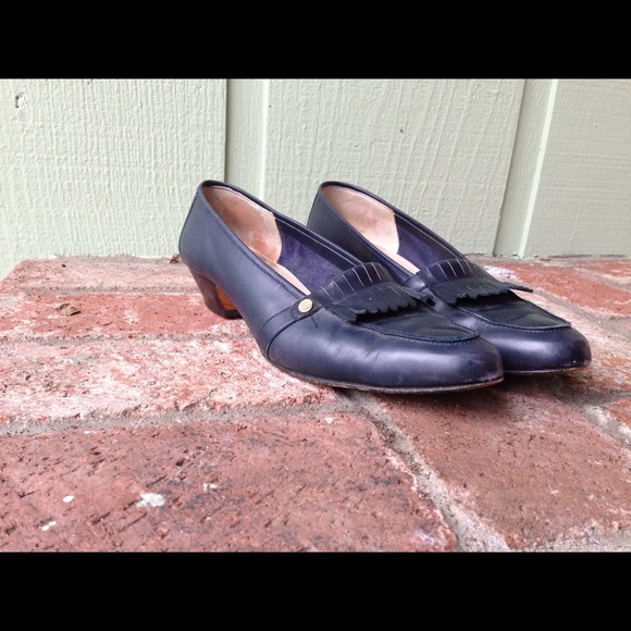 Vintage Womens 9A Salvatore Ferragamo heels pumps