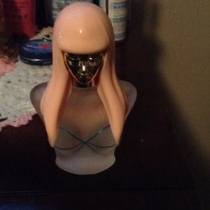 Nicki Minaj perfume and roller❤️hold❤️
