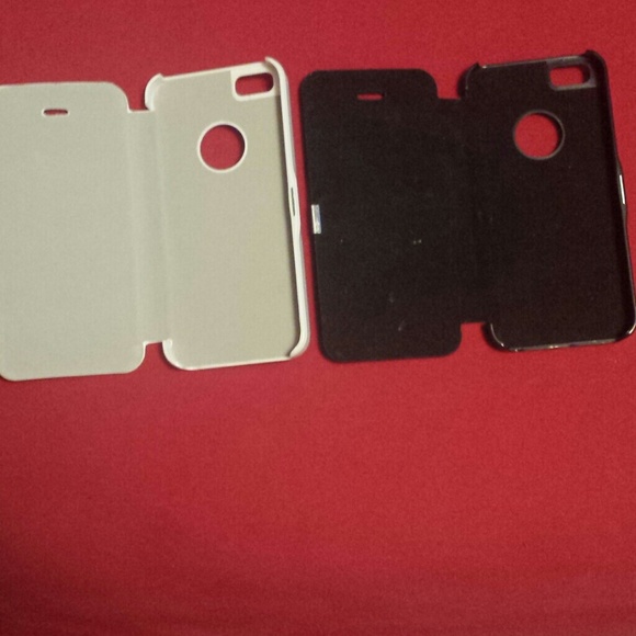 2 Flip cover cases - Picture 2 of 3