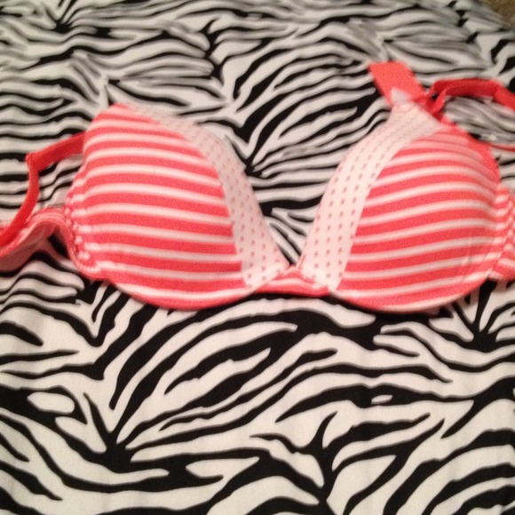 Lightly padded bra not push up