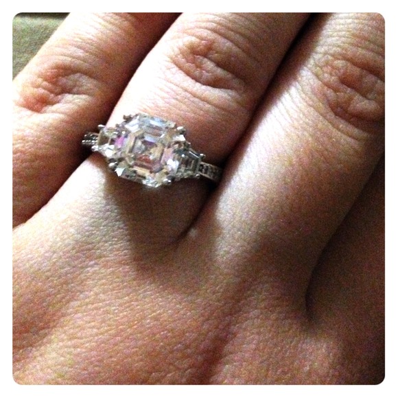 High Quality CZ Ring Sz 7