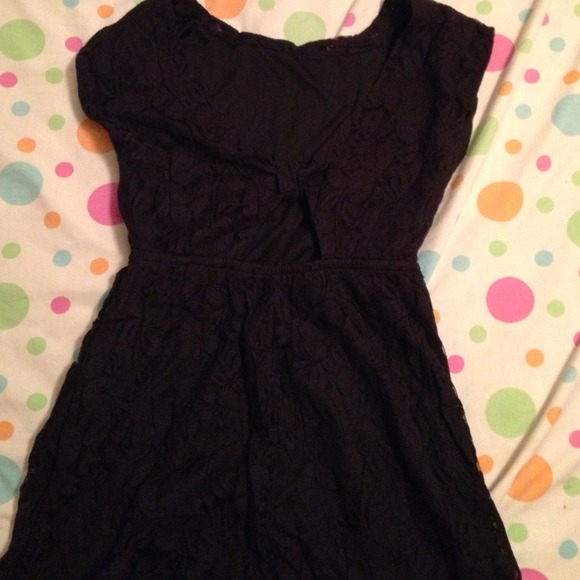 LBD - Picture 3 of 3