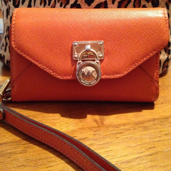Authentic Michael Kors iPhone 4/4s case!