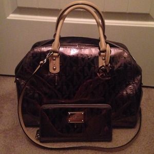 Michael Kors Crossbody Handbag and matching Wallet
