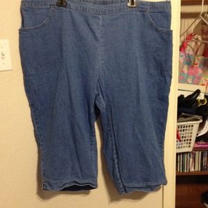 Denim capris JMS. Size 4X runs smaller 3x?