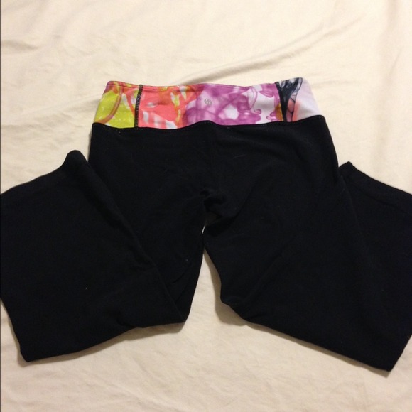 Unicorn tear groove crop lululemon