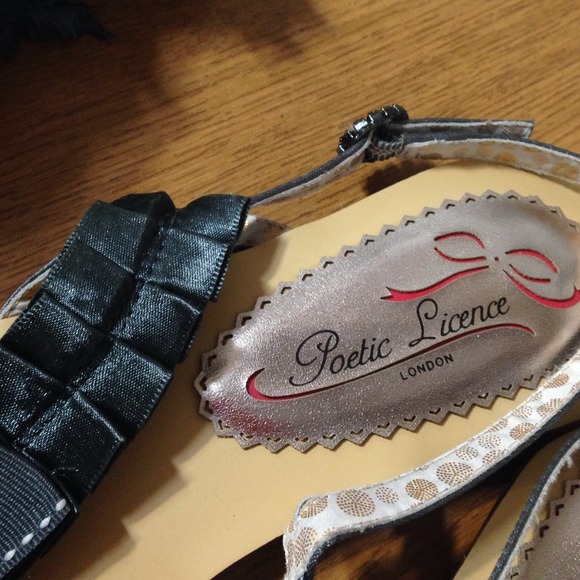 🚫Sold: Cute Stone Sandals - Picture 4 of 4