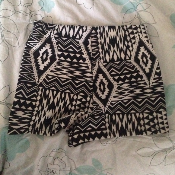 🌻Sold On Vinted🌻High Waisted Hot Pants!