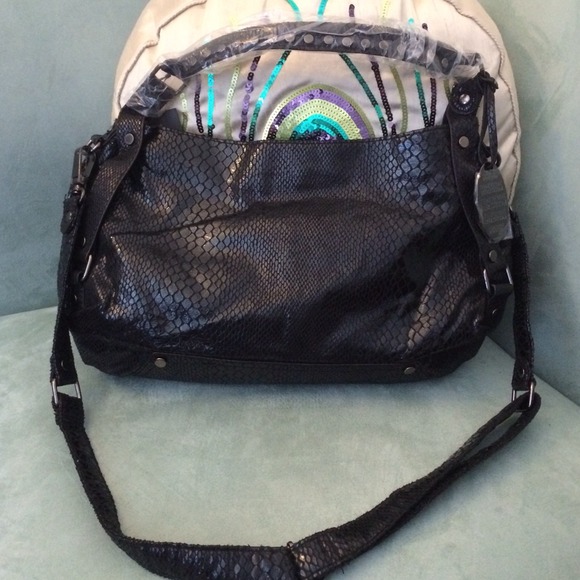 ‼️SOLD‼️Kenneth Cole Black Python Print Handbag - Picture 2 of 4