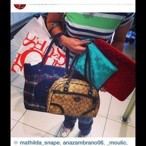 I don't sell fake bags!